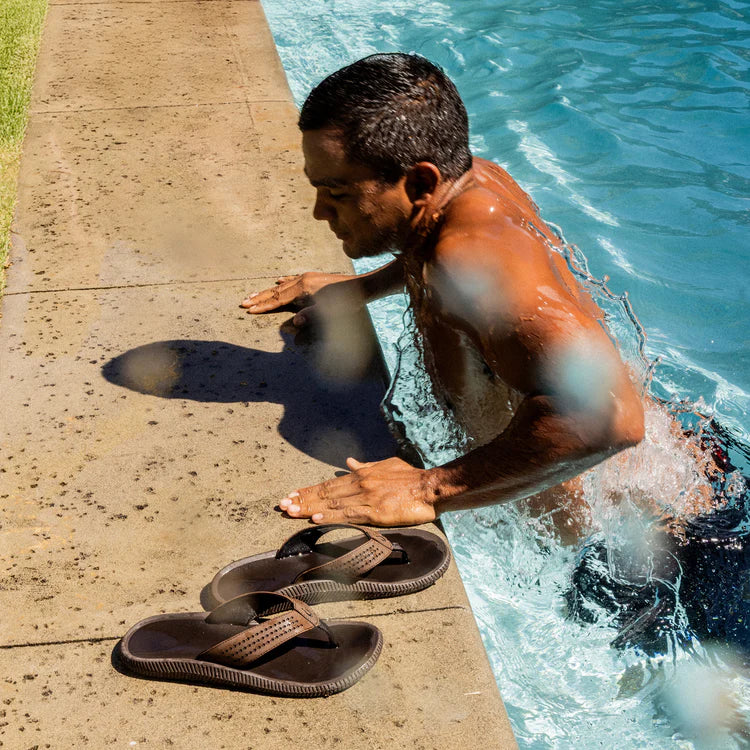 OluKai Ulele Men's Beach Sandals