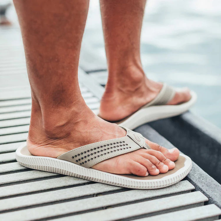OluKai Ulele Men's Beach Sandals
