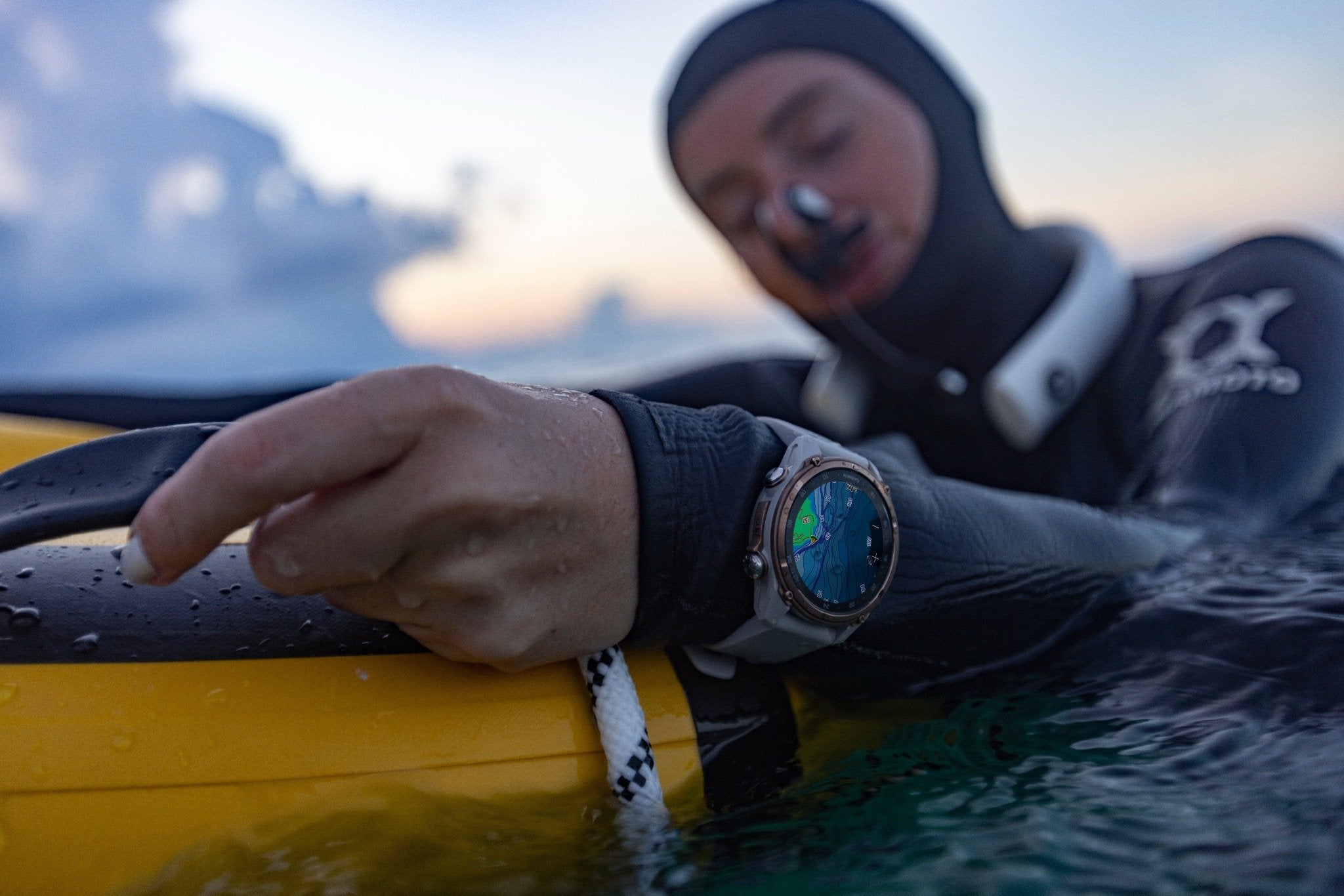 Descent™ Mk3i – 43 mm Carbon Gray DLC Titanium with Black Silicone Band