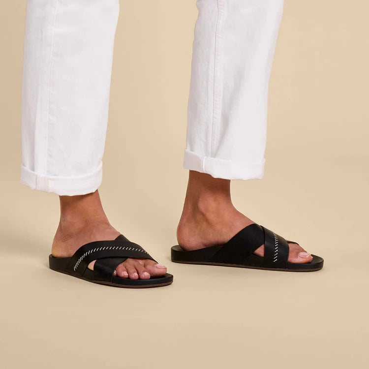 OluKai Women's Kīpe‘a ‘Olu Slide Sandals