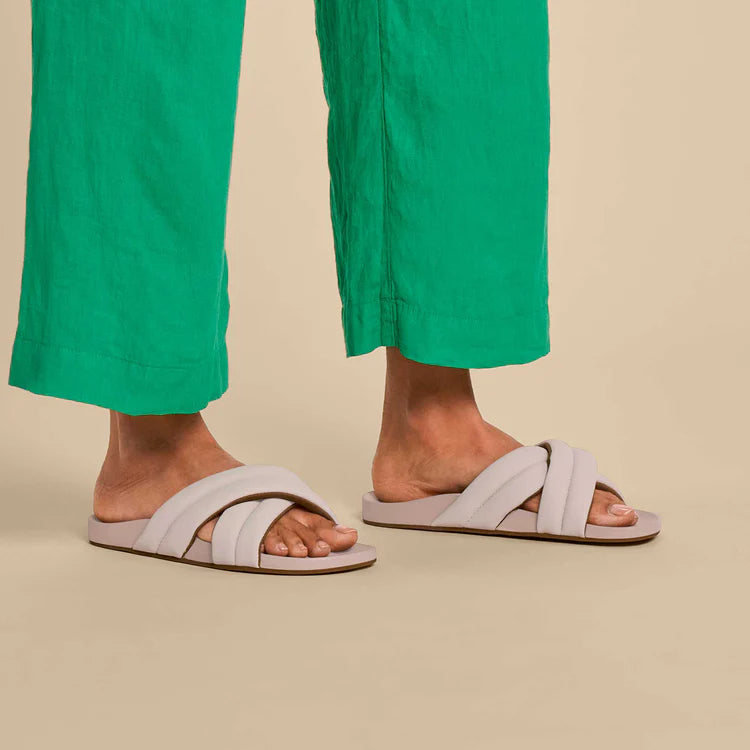 OluKai Women's Hila Slide Sandals