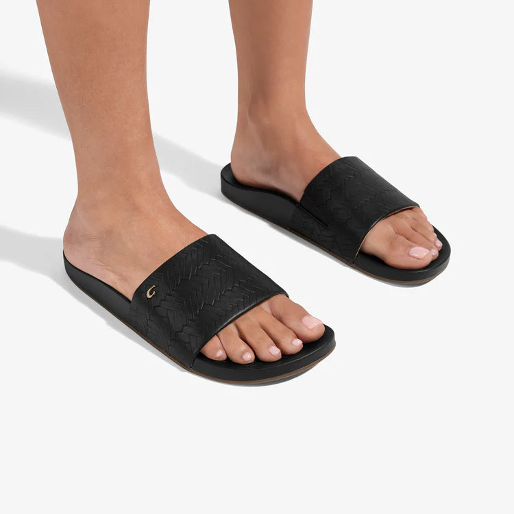 OluKai Kīpe‘a Pono Women's Sandals