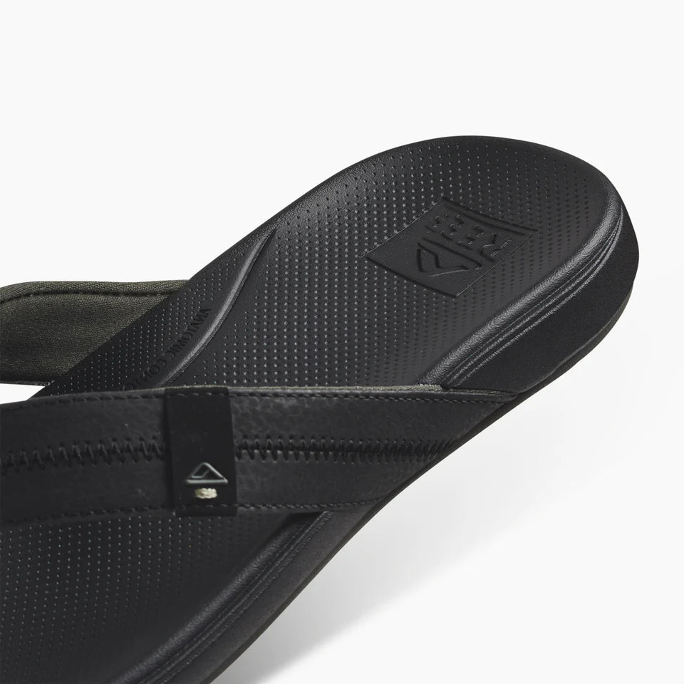 Reef Men’s Cushion Phantom 2.0 Flip-Flops