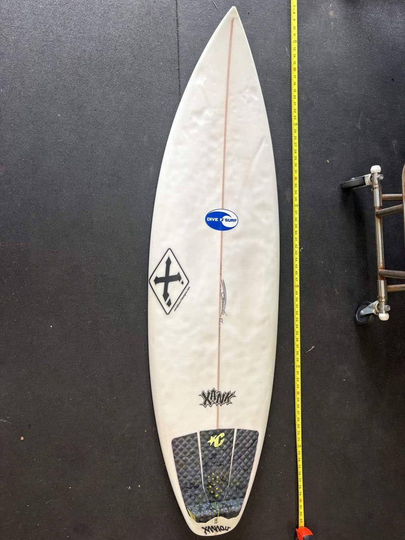 Xanadu · 5' 9" Deck; nose up; yellow tape right