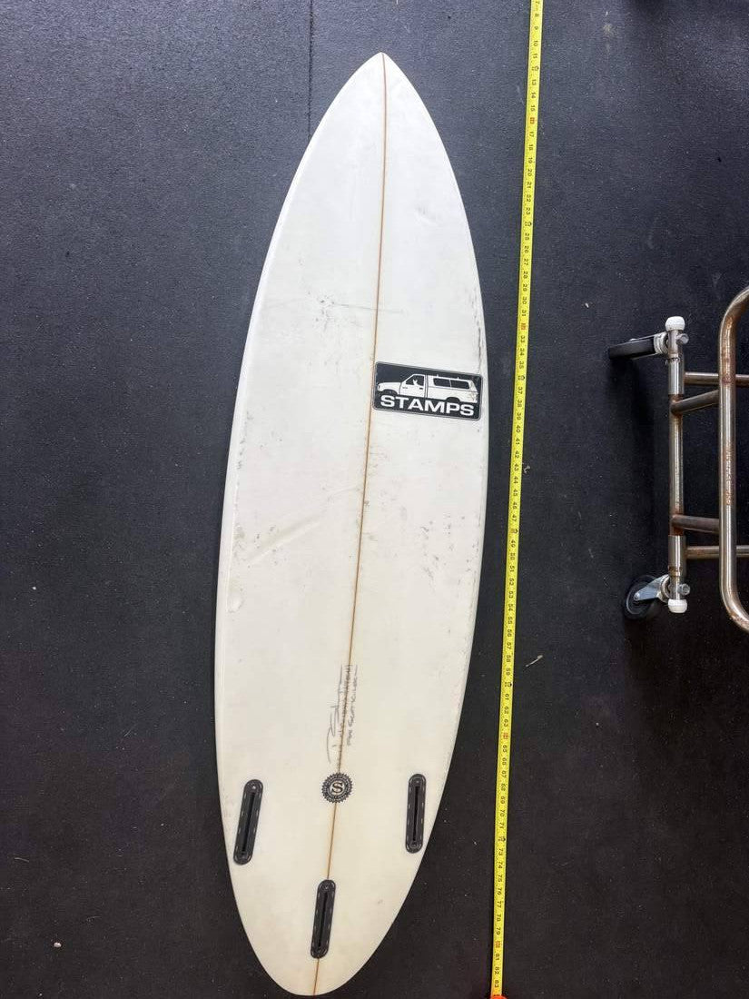 Consignment board C-0028, bottom view, nose up and tape on right