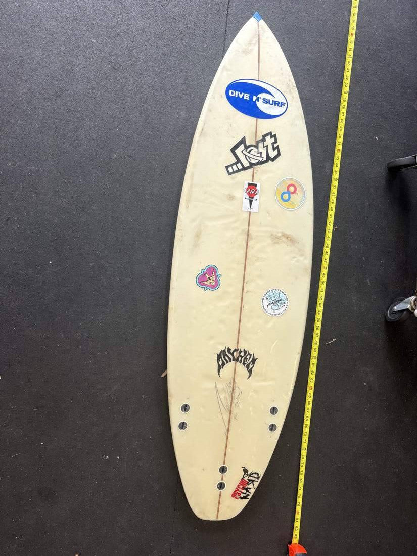 Consignment board C-0029, bottom view, nose up and tape on right