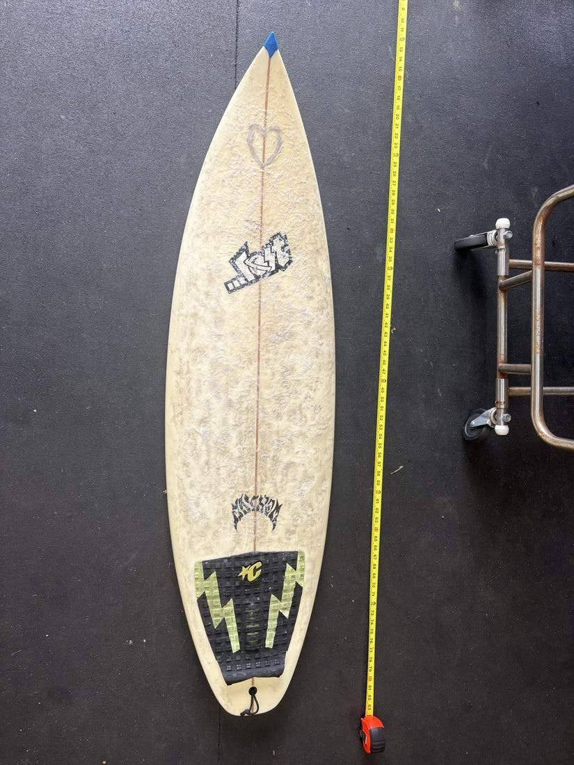 Consignment board C-0029, deck view, nose up and tape on right