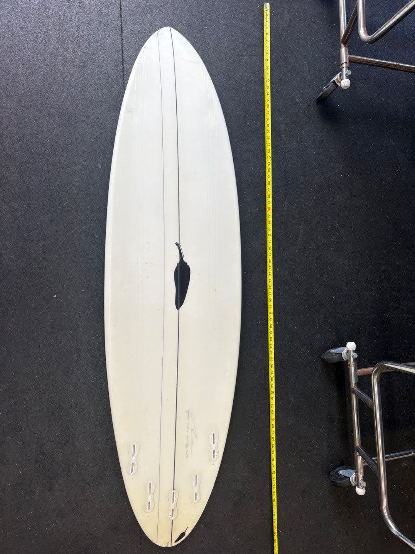 Chilli · 6' 2" — Bottom, nose up, tape on right