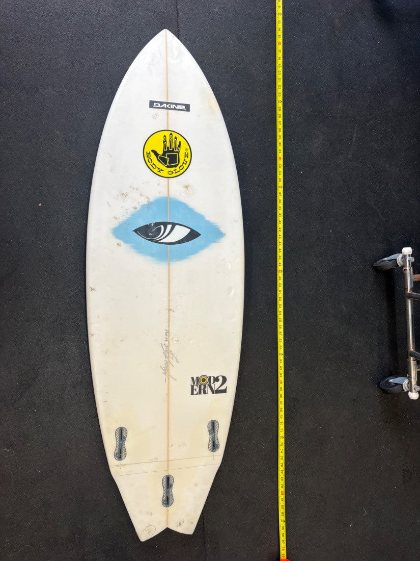 Sharpeye · 5' 6" — Bottom, nose up and tape on right
