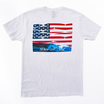 Dive N’ Surf Men’s USA Surfboard Flag Tee